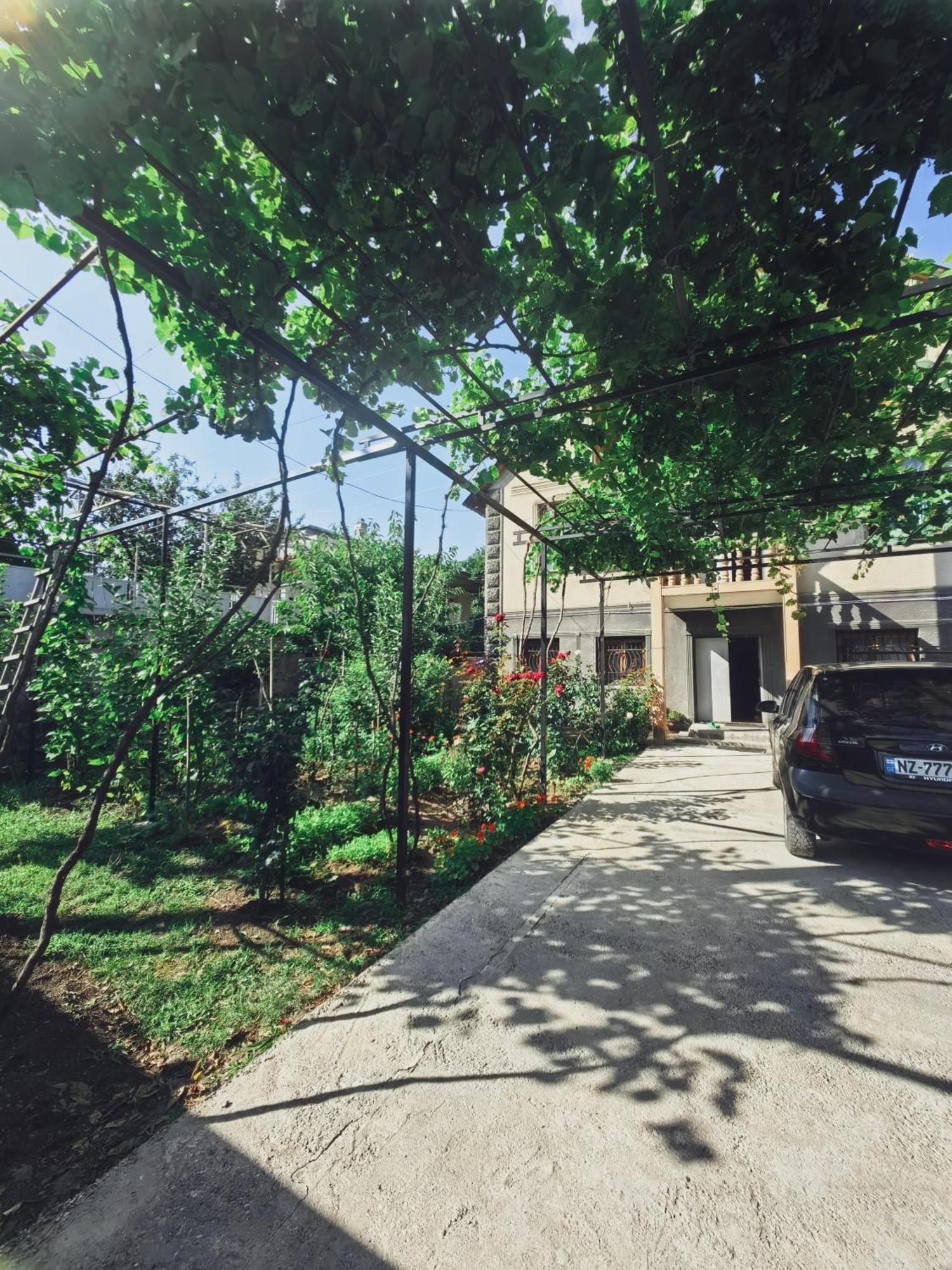 Guest House Metreveli Street 19 Khashuri Kültér fotó