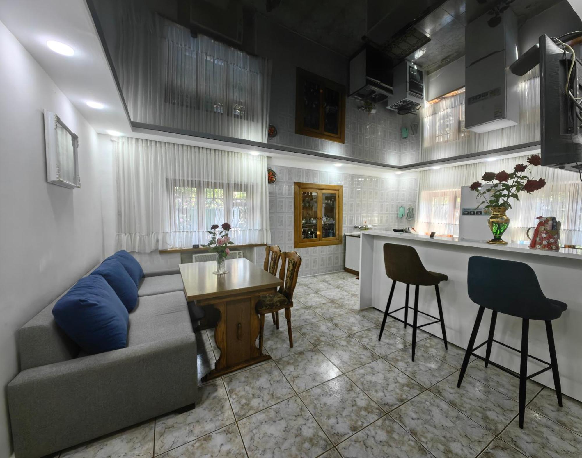 Guest House Metreveli Street 19 Khashuri Kültér fotó