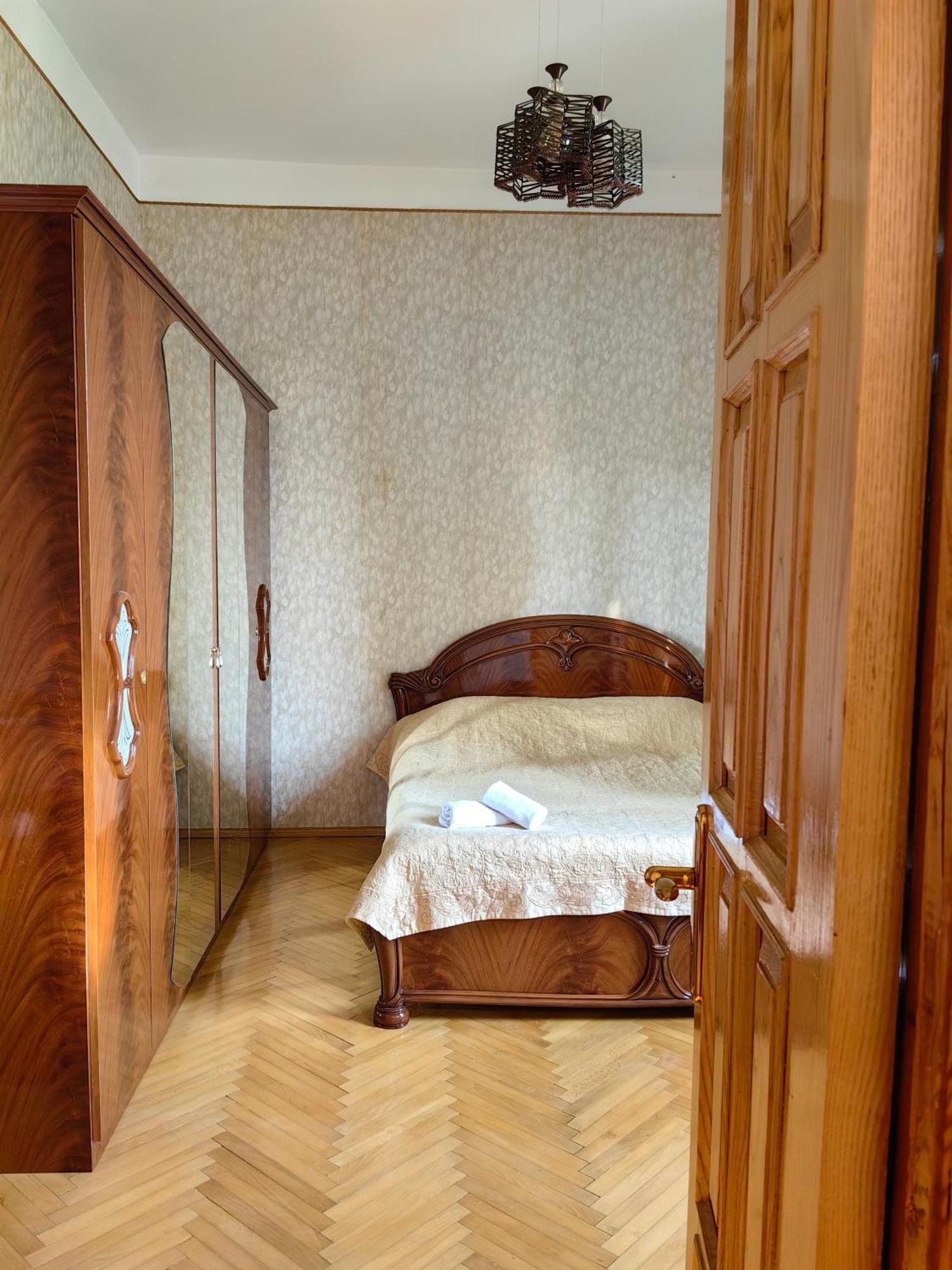 Guest House Metreveli Street 19 Khashuri Kültér fotó